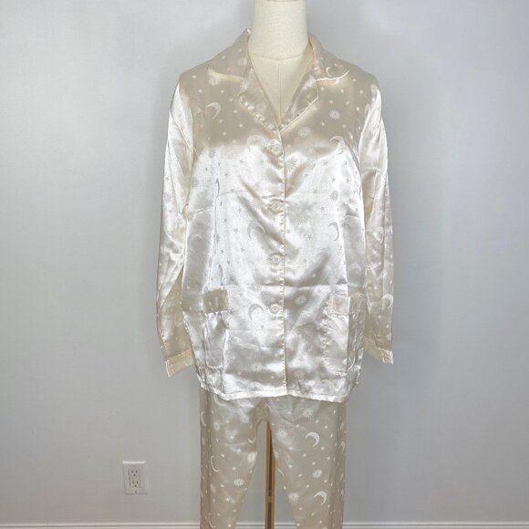 Whimsigoth white satin pajama set - Picture 2 of 7